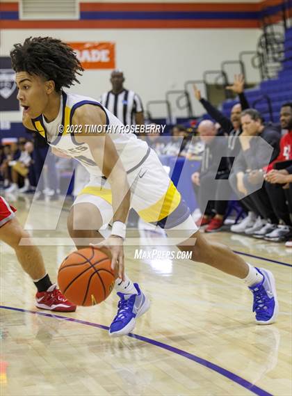Thumbnail 2 in Mater Dei vs. Oak Cliff Faith Family Academy photogallery.