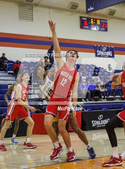 Thumbnail 2 in Mater Dei vs. Oak Cliff Faith Family Academy photogallery.