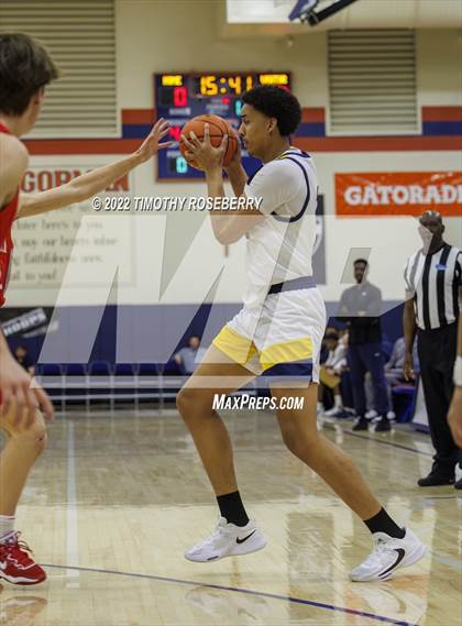 Thumbnail 3 in Mater Dei vs. Oak Cliff Faith Family Academy photogallery.