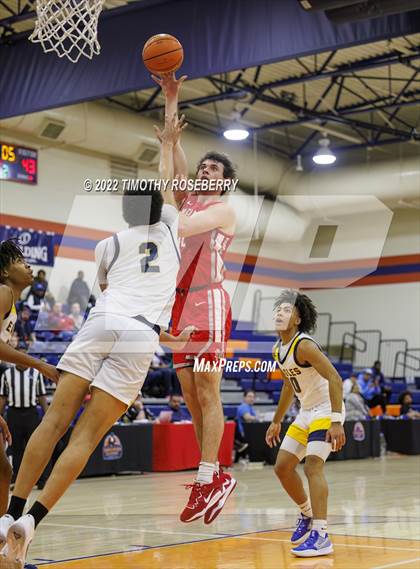 Thumbnail 2 in Mater Dei vs. Oak Cliff Faith Family Academy photogallery.