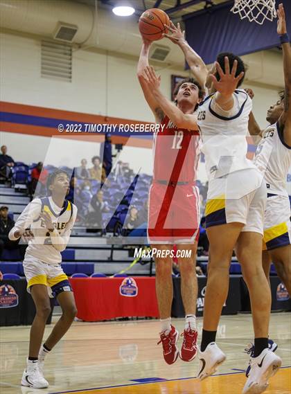 Thumbnail 3 in Mater Dei vs. Oak Cliff Faith Family Academy photogallery.