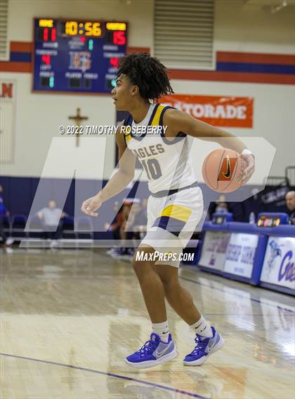 Thumbnail 2 in Mater Dei vs. Oak Cliff Faith Family Academy photogallery.