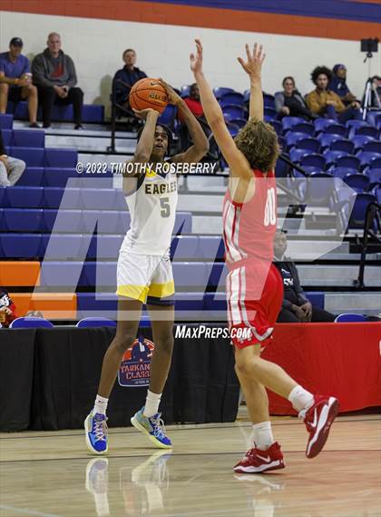 Thumbnail 3 in Mater Dei vs. Oak Cliff Faith Family Academy photogallery.