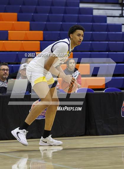 Thumbnail 2 in Mater Dei vs. Oak Cliff Faith Family Academy photogallery.