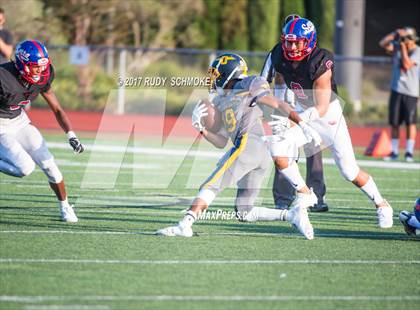 Thumbnail 2 in Serra vs. Punahou (Honor Bowl) photogallery.