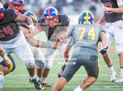 Thumbnail 2 in Serra vs. Punahou (Honor Bowl) photogallery.