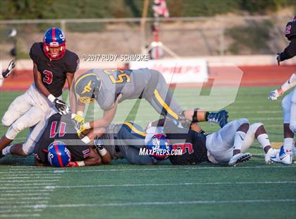 Thumbnail 3 in Serra vs. Punahou (Honor Bowl) photogallery.