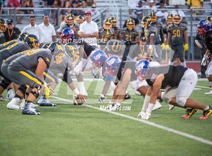 Thumbnail 2 in Serra vs. Punahou (Honor Bowl) photogallery.