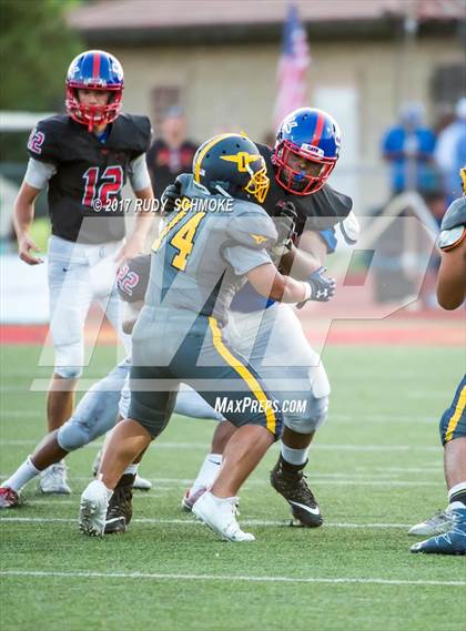 Thumbnail 3 in Serra vs. Punahou (Honor Bowl) photogallery.