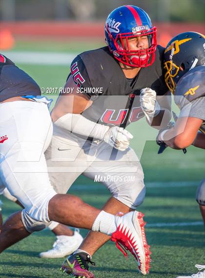 Thumbnail 1 in Serra vs. Punahou (Honor Bowl) photogallery.