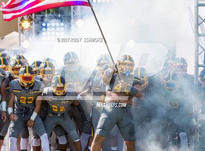 Thumbnail 2 in Serra vs. Punahou (Honor Bowl) photogallery.