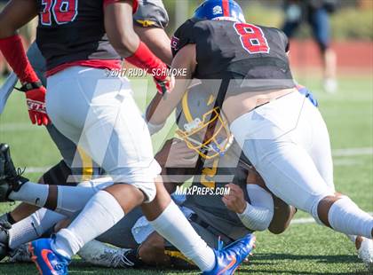 Thumbnail 3 in Serra vs. Punahou (Honor Bowl) photogallery.