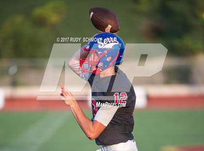 Thumbnail 2 in Serra vs. Punahou (Honor Bowl) photogallery.