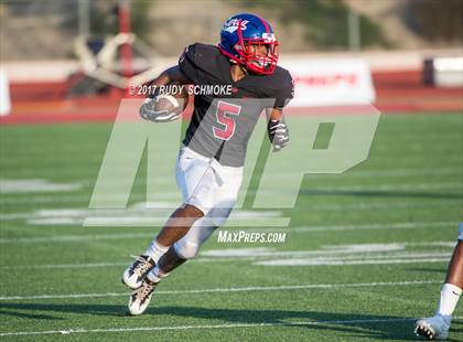 Thumbnail 2 in Serra vs. Punahou (Honor Bowl) photogallery.