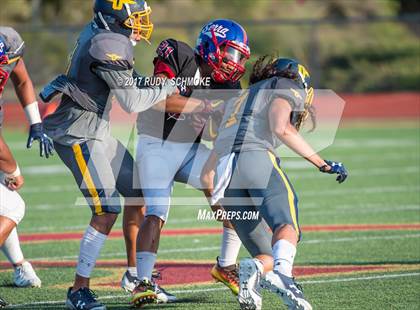 Thumbnail 3 in Serra vs. Punahou (Honor Bowl) photogallery.