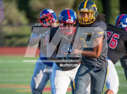 Thumbnail 2 in Serra vs. Punahou (Honor Bowl) photogallery.
