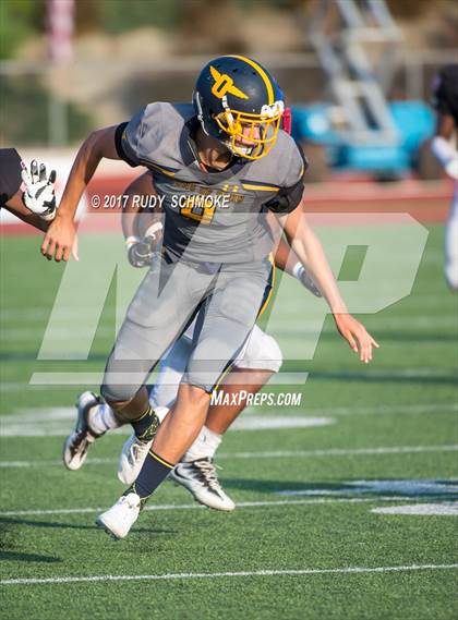 Thumbnail 3 in Serra vs. Punahou (Honor Bowl) photogallery.