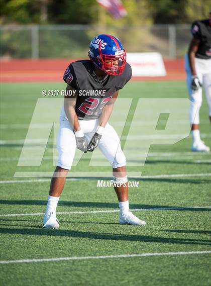 Thumbnail 1 in Serra vs. Punahou (Honor Bowl) photogallery.