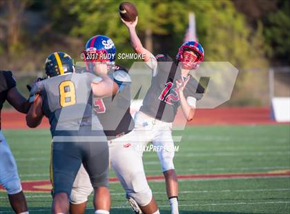 Thumbnail 2 in Serra vs. Punahou (Honor Bowl) photogallery.
