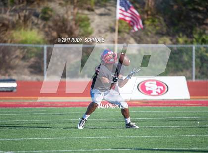 Thumbnail 2 in Serra vs. Punahou (Honor Bowl) photogallery.