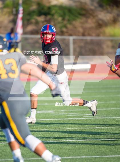 Thumbnail 1 in Serra vs. Punahou (Honor Bowl) photogallery.