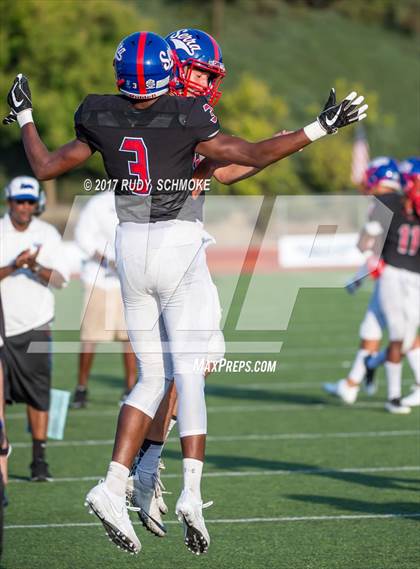 Thumbnail 3 in Serra vs. Punahou (Honor Bowl) photogallery.