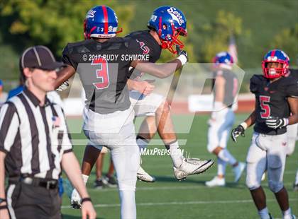 Thumbnail 1 in Serra vs. Punahou (Honor Bowl) photogallery.