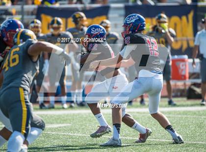 Thumbnail 2 in Serra vs. Punahou (Honor Bowl) photogallery.