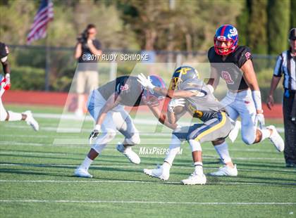 Thumbnail 1 in Serra vs. Punahou (Honor Bowl) photogallery.