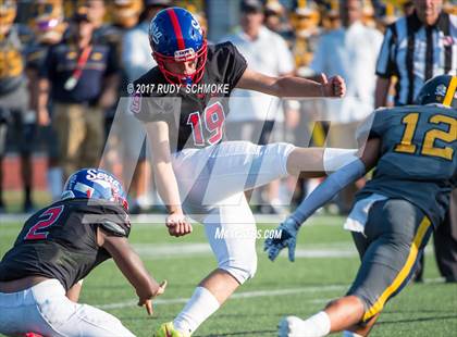 Thumbnail 1 in Serra vs. Punahou (Honor Bowl) photogallery.