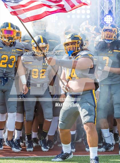 Thumbnail 1 in Serra vs. Punahou (Honor Bowl) photogallery.