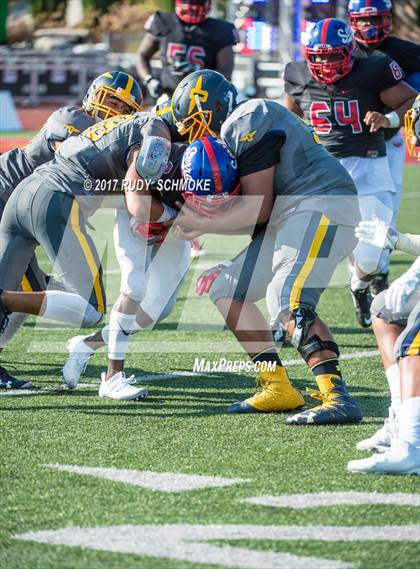Thumbnail 3 in Serra vs. Punahou (Honor Bowl) photogallery.
