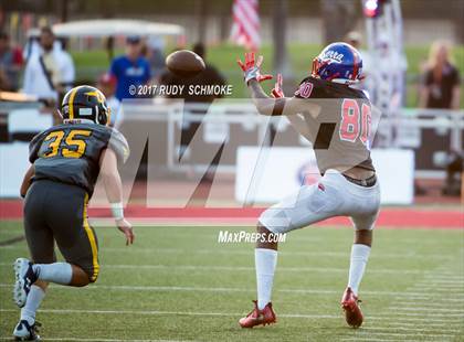 Thumbnail 1 in Serra vs. Punahou (Honor Bowl) photogallery.