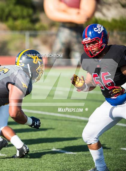 Thumbnail 3 in Serra vs. Punahou (Honor Bowl) photogallery.