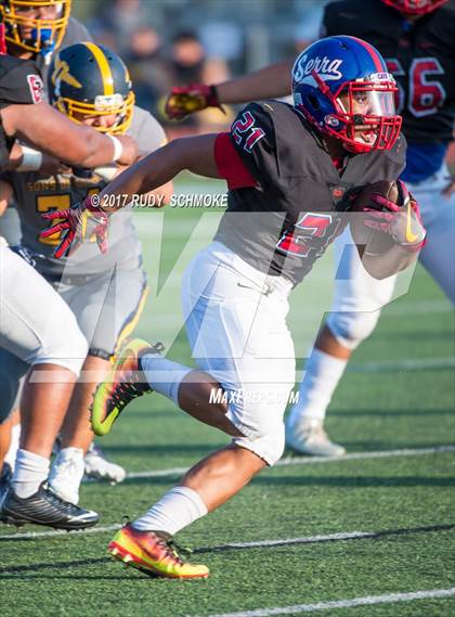 Thumbnail 1 in Serra vs. Punahou (Honor Bowl) photogallery.