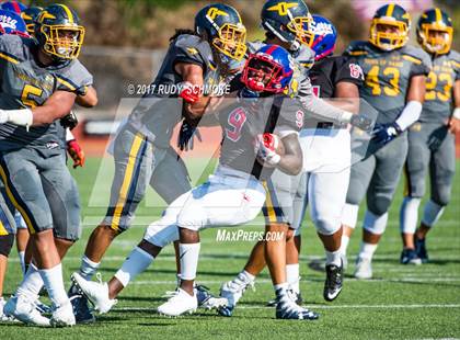 Thumbnail 3 in Serra vs. Punahou (Honor Bowl) photogallery.
