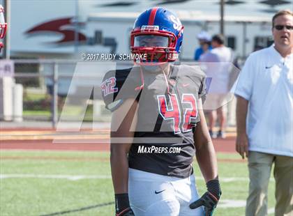 Thumbnail 2 in Serra vs. Punahou (Honor Bowl) photogallery.
