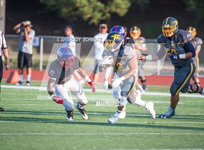 Thumbnail 1 in Serra vs. Punahou (Honor Bowl) photogallery.