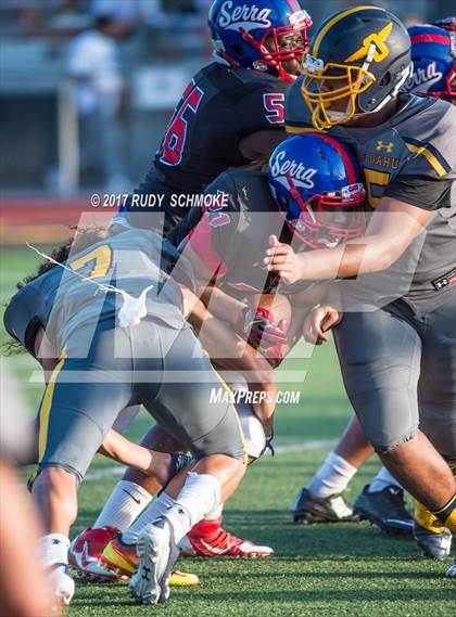 Thumbnail 2 in Serra vs. Punahou (Honor Bowl) photogallery.