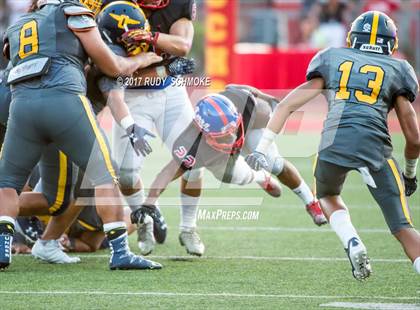 Thumbnail 2 in Serra vs. Punahou (Honor Bowl) photogallery.