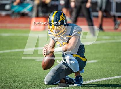 Thumbnail 1 in Serra vs. Punahou (Honor Bowl) photogallery.