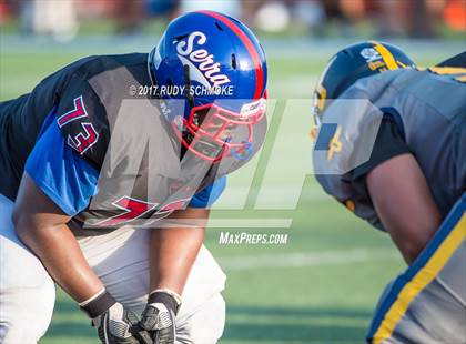 Thumbnail 1 in Serra vs. Punahou (Honor Bowl) photogallery.