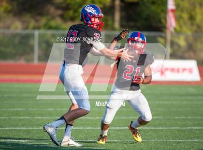 Thumbnail 2 in Serra vs. Punahou (Honor Bowl) photogallery.