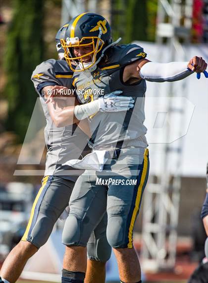 Thumbnail 1 in Serra vs. Punahou (Honor Bowl) photogallery.