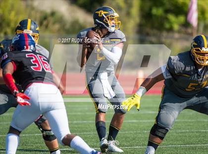 Thumbnail 1 in Serra vs. Punahou (Honor Bowl) photogallery.