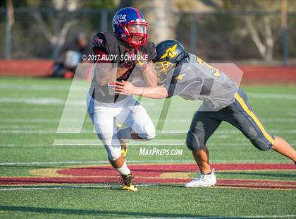 Thumbnail 1 in Serra vs. Punahou (Honor Bowl) photogallery.
