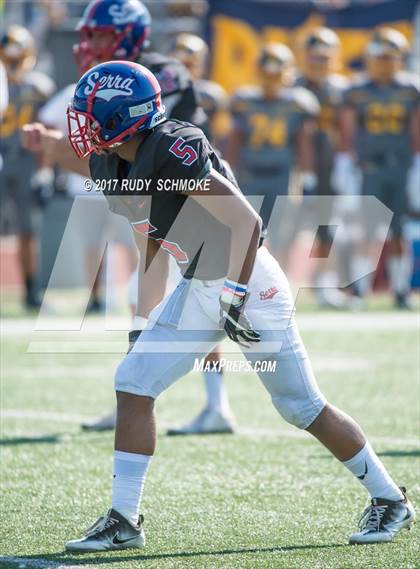 Thumbnail 2 in Serra vs. Punahou (Honor Bowl) photogallery.