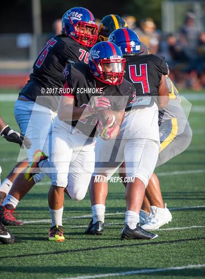 Thumbnail 1 in Serra vs. Punahou (Honor Bowl) photogallery.