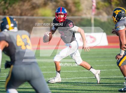 Thumbnail 2 in Serra vs. Punahou (Honor Bowl) photogallery.