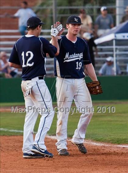 Thumbnail 3 in Texas City vs. Lamar Consolidated (Texas 4A Region III Playoffs - Game 1)  photogallery.